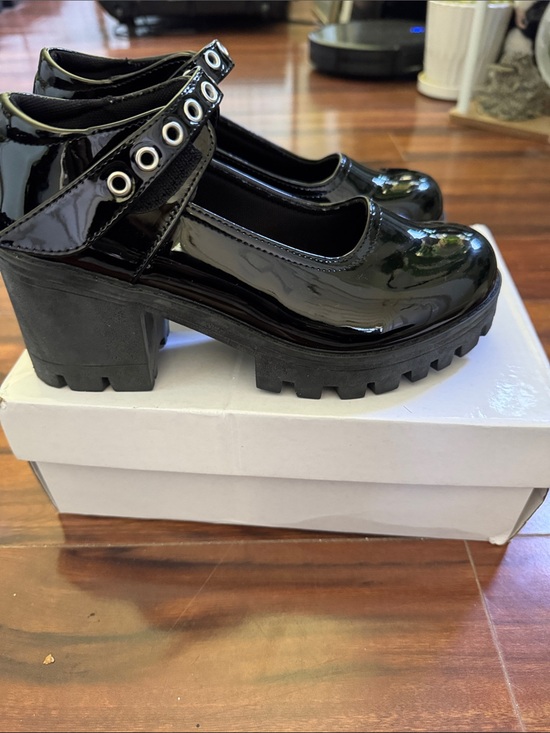 🤷‍♀️ Shoes - Patent Black Mary Jane Chunky Heel Pumps NWOT